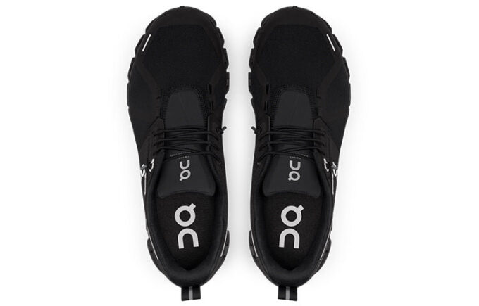 Cloud 5 Impermeable «Totalmente Negro»
