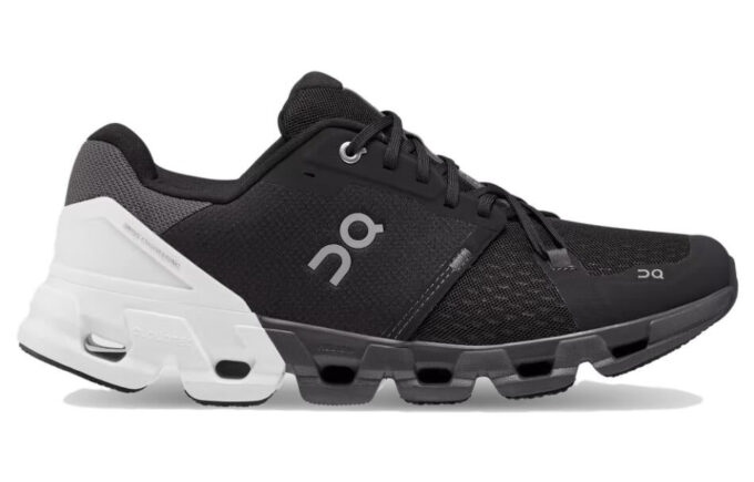 Cloudflyer 4 «Negro Blanco»