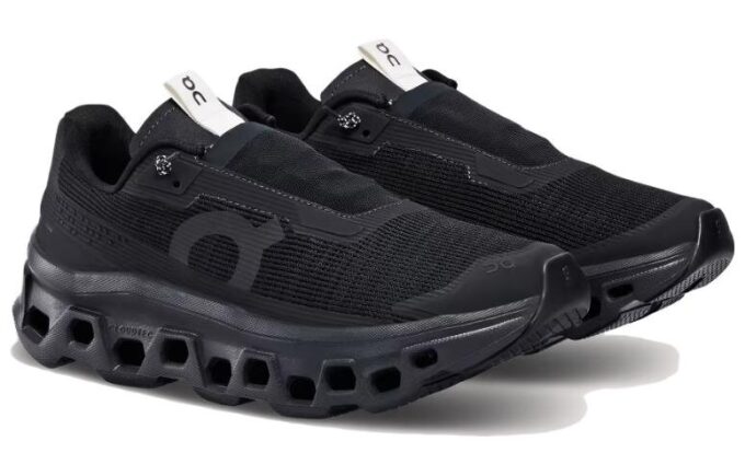 Cloudmonster Sensa «Totalmente Negro»