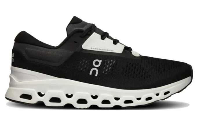 Cloudstratus 3 «Negro Blanco» Cloudstratus 3 «Negro Blanco»