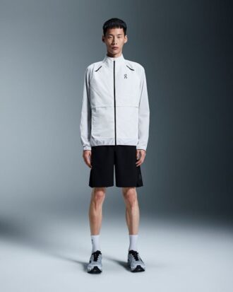 Hombre Chaqueta Impermeable Aislada