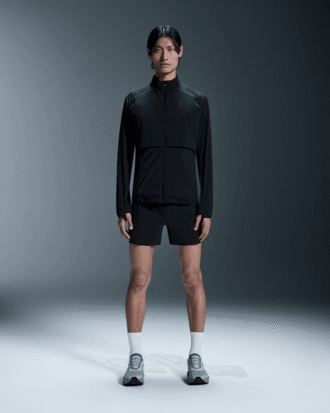 Hombre Chaqueta Impermeable Aislada
