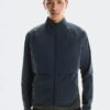 Hombre Chaqueta Impermeable Aislada