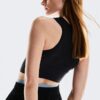 Mujer Studio Crop