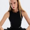 Mujer Studio Crop