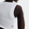 Mujer Studio Cut-Out Crop
