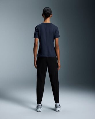 Mujer Studio-T