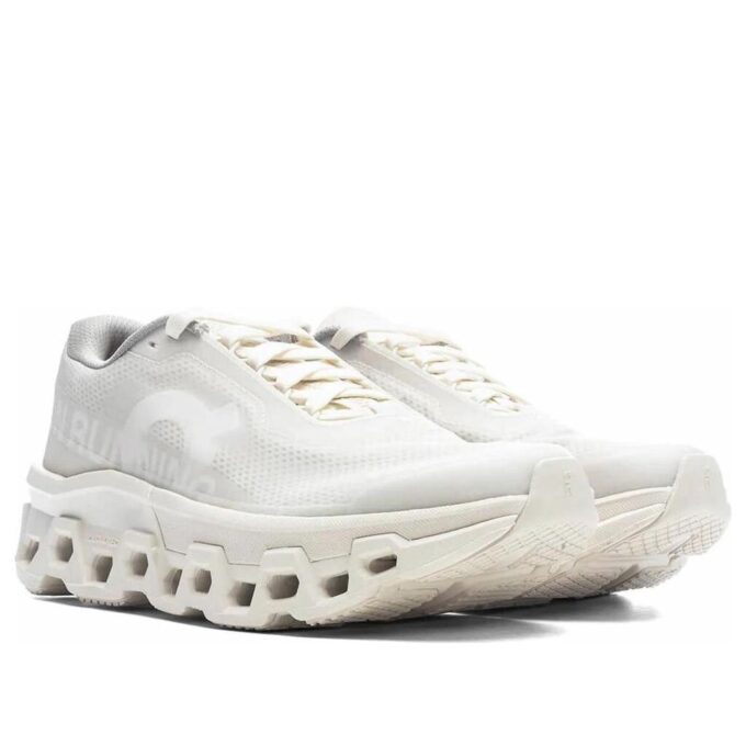 On Running x INVINCIBLE Cloudmonster 2 «Marfil Blanco»