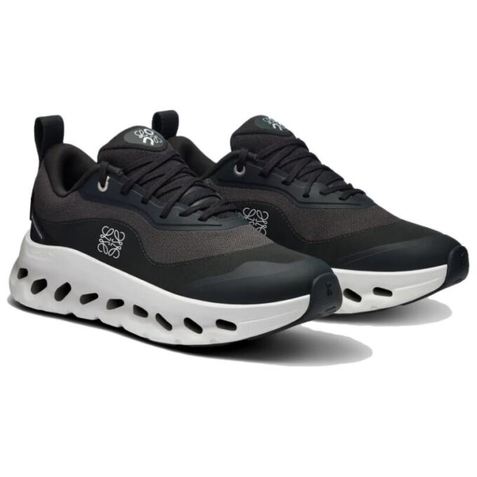 On Running x LOEWE Cloudtilt 2 «Negro»