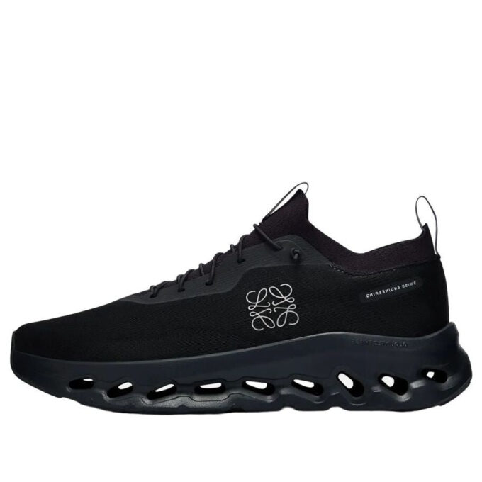 On Running x LOEWE Cloudtilt «Totalmente Negro»